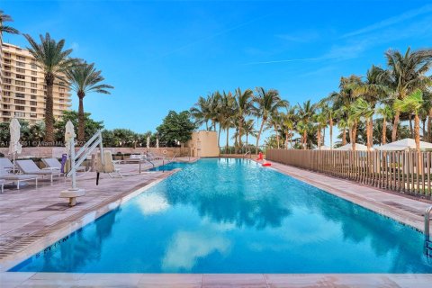 Copropriété à louer à Bal Harbour, Floride: 62.71 m2 № 1860957 - photo 2