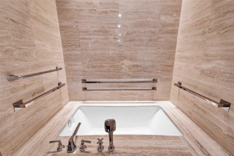 Copropriété à louer à Bal Harbour, Floride: 62.71 m2 № 1860957 - photo 14