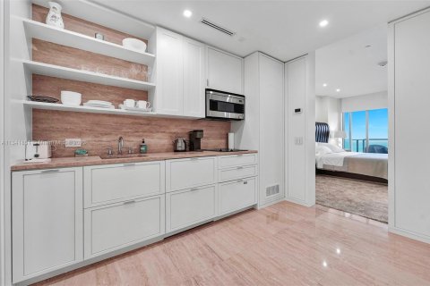 Copropriété à louer à Bal Harbour, Floride: 62.71 m2 № 1860957 - photo 15