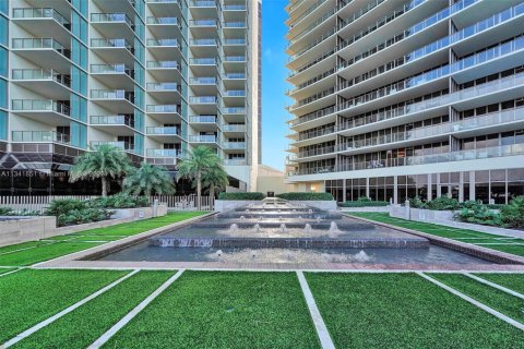 Copropriété à louer à Bal Harbour, Floride: 62.71 m2 № 1860957 - photo 1