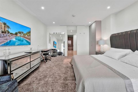 Copropriété à louer à Bal Harbour, Floride: 62.71 m2 № 1860957 - photo 9