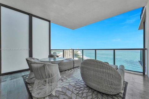 Copropriété à louer à Bal Harbour, Floride: 62.71 m2 № 1860957 - photo 10