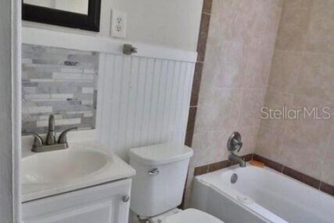 House in Jacksonville, Florida 4 bedrooms, 141.77 sq.m. № 2387371 - photo 18