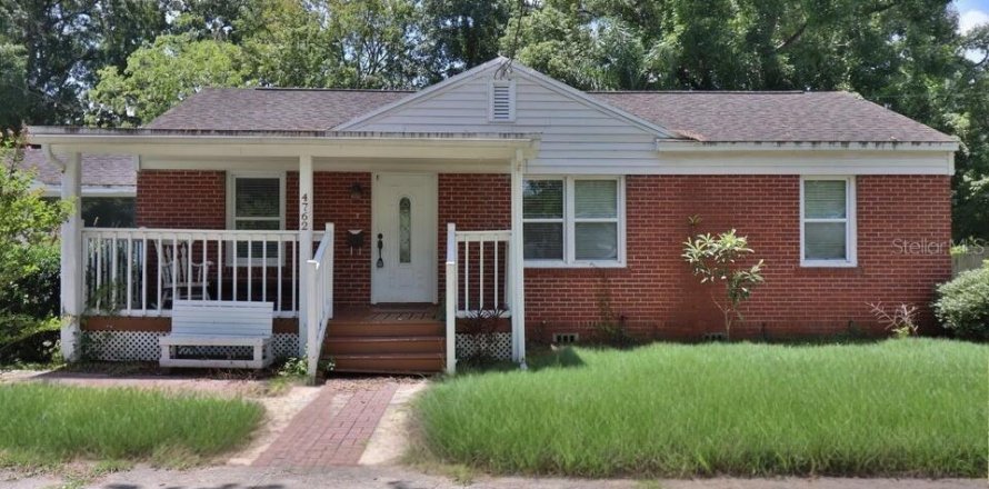 House in Jacksonville, Florida 4 bedrooms, 141.77 sq.m. № 2387371
