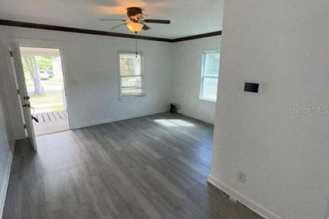 House in Jacksonville, Florida 4 bedrooms, 141.77 sq.m. № 2387371 - photo 4