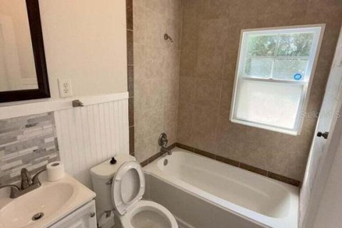 House in Jacksonville, Florida 4 bedrooms, 141.77 sq.m. № 2387371 - photo 19