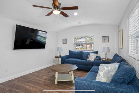 Casa en venta en Saint Petersburg, Florida, 4 dormitorios, 136.94 m2 № 1612360 - foto 8