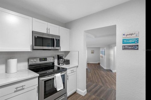 Casa en venta en Saint Petersburg, Florida, 4 dormitorios, 136.94 m2 № 1612360 - foto 15