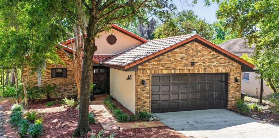Villa ou maison à Eustis, Floride 2 chambres, 151.15 m2 № 2223585