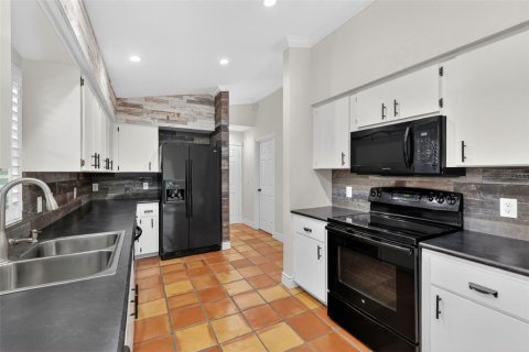 Villa ou maison à vendre à Eustis, Floride: 2 chambres, 151.15 m2 № 2223585 - photo 18