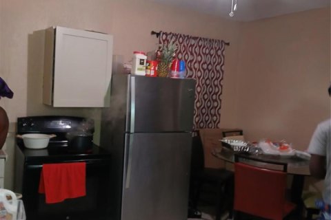 House in Deerfield Beach, Florida 5 bedrooms, 201.04 sq.m. № 2187322 - photo 2