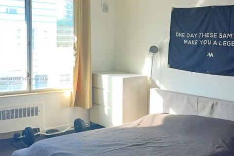 Condo in Bal Harbour, Florida, 1 bedroom  № 1990932 - photo 12