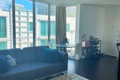 Condo in Bal Harbour, Florida, 1 bedroom  № 1990932 - photo 14