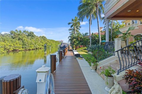House in North Palm Beach, Florida 4 bedrooms, 629.6 sq.m. № 1764215 - photo 15
