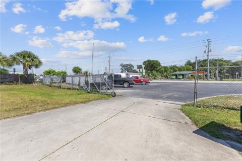Immobilier commercial à vendre à Daytona Beach, Floride: 668.9 m2 № 2437309 - photo 22