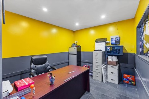 Immobilier commercial à vendre à Daytona Beach, Floride: 668.9 m2 № 2437309 - photo 13