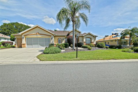 House in Summerfield, Florida 3 bedrooms, 215.9 sq.m. № 1893970 - photo 3