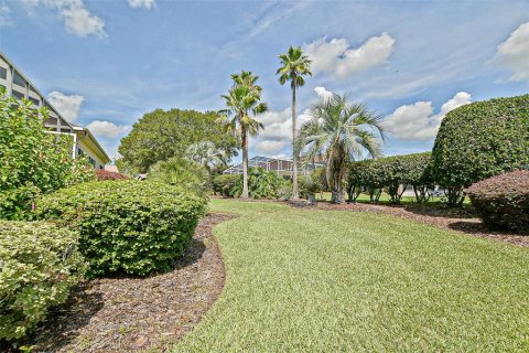 House in Summerfield, Florida 3 bedrooms, 215.9 sq.m. № 1893970 - photo 6