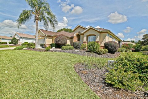 House in Summerfield, Florida 3 bedrooms, 215.9 sq.m. № 1893970 - photo 4