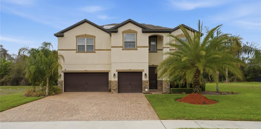 House in Apopka, Florida 6 bedrooms, 284.37 sq.m. № 2202726