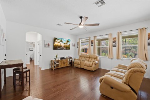 House in Apopka, Florida 6 bedrooms, 284.37 sq.m. № 2202726 - photo 16