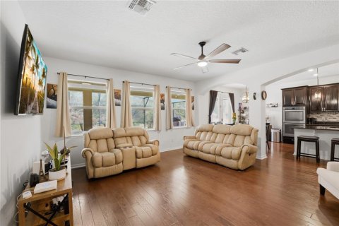 House in Apopka, Florida 6 bedrooms, 284.37 sq.m. № 2202726 - photo 17
