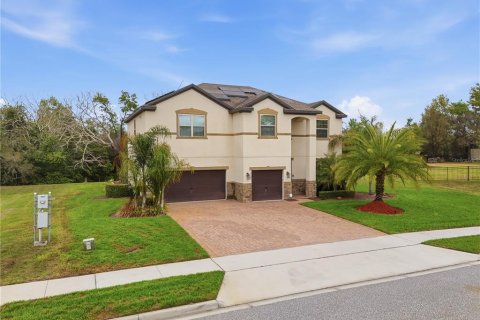 House in Apopka, Florida 6 bedrooms, 284.37 sq.m. № 2202726 - photo 2