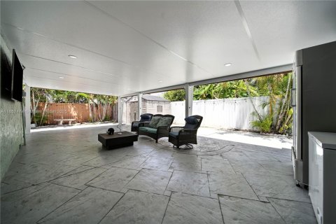 Casa en venta en Hialeah, Florida, 4 dormitorios, 200.67 m2 № 1875663 - foto 30