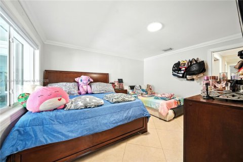 Casa en venta en Hialeah, Florida, 4 dormitorios, 200.67 m2 № 1875663 - foto 16