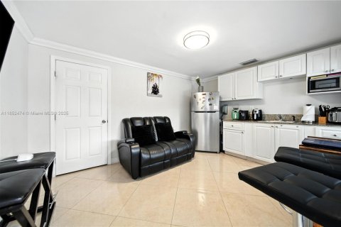 Casa en venta en Hialeah, Florida, 4 dormitorios, 200.67 m2 № 1875663 - foto 21