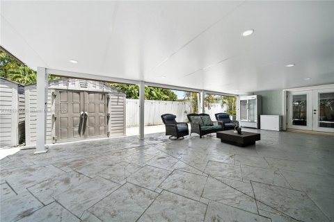 Casa en venta en Hialeah, Florida, 4 dormitorios, 200.67 m2 № 1875663 - foto 23
