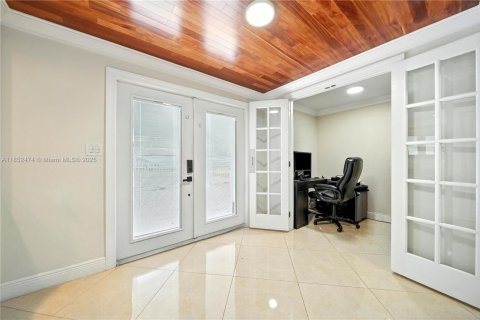 Casa en venta en Hialeah, Florida, 4 dormitorios, 200.67 m2 № 1875663 - foto 8