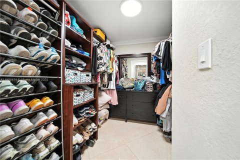 Casa en venta en Hialeah, Florida, 4 dormitorios, 200.67 m2 № 1875663 - foto 11