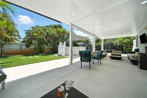 Casa en venta en Hialeah, Florida, 4 dormitorios, 200.67 m2 № 1875663 - foto 24