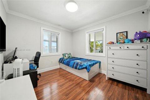 Casa en venta en Hialeah, Florida, 4 dormitorios, 200.67 m2 № 1875663 - foto 20