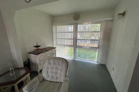 Condo in Largo, Florida, 1 bedroom № 2275767 - photo 12
