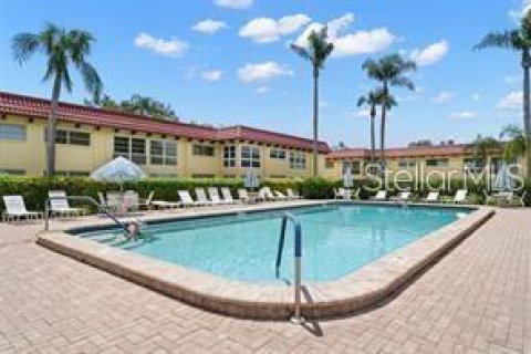 Condo in Largo, Florida, 1 bedroom № 2275767 - photo 23