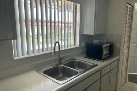 Condo in Largo, Florida, 1 bedroom № 2275767 - photo 19