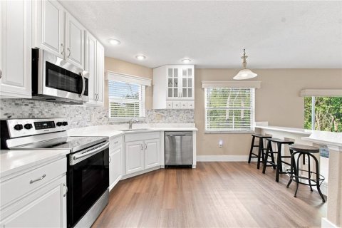 Villa ou maison à vendre à Tampa, Floride: 4 chambres, 227.24 m2 № 2318962 - photo 16
