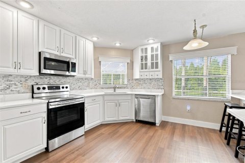 Villa ou maison à vendre à Tampa, Floride: 4 chambres, 227.24 m2 № 2318962 - photo 15