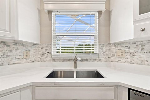 Villa ou maison à vendre à Tampa, Floride: 4 chambres, 227.24 m2 № 2318962 - photo 19
