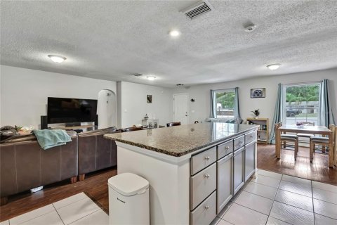 Casa en venta en Lutz, Florida, 4 dormitorios, 168.71 m2 № 1870833 - foto 8