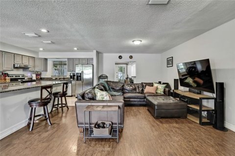 Casa en venta en Lutz, Florida, 4 dormitorios, 168.71 m2 № 1870833 - foto 7
