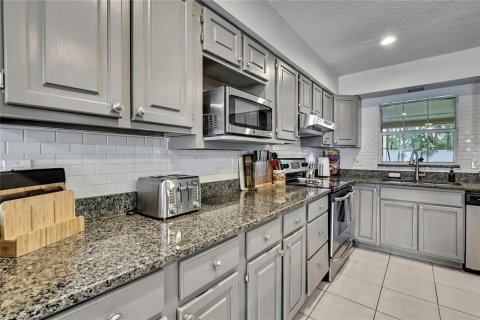 Casa en venta en Lutz, Florida, 4 dormitorios, 168.71 m2 № 1870833 - foto 12