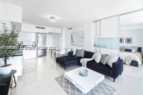 Copropriété à louer à Miami, Floride: 1 chambre, 70.05 m2 № 1890592 - photo 3