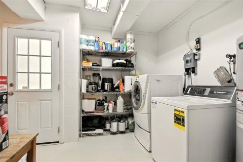 House in Orlando, Florida 3 bedrooms, 142.14 sq.m. № 1835898 - photo 30