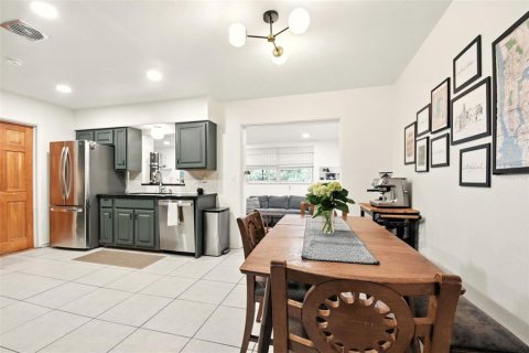 House in Orlando, Florida 3 bedrooms, 142.14 sq.m. № 1835898 - photo 6