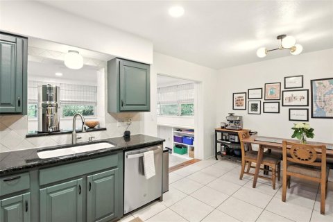 House in Orlando, Florida 3 bedrooms, 142.14 sq.m. № 1835898 - photo 11