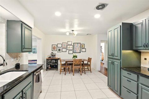 House in Orlando, Florida 3 bedrooms, 142.14 sq.m. № 1835898 - photo 13