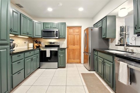 House in Orlando, Florida 3 bedrooms, 142.14 sq.m. № 1835898 - photo 8